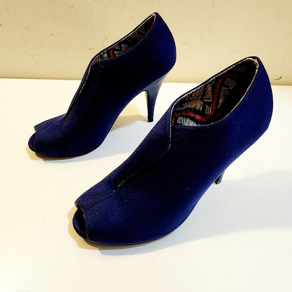 Christian Siriano Elegant Blue Peep-Toe Heels size 6.5 - Picture 13 of 14